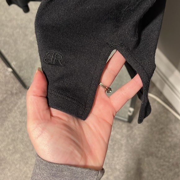 Banana Republic V neck - Picture 3 of 3